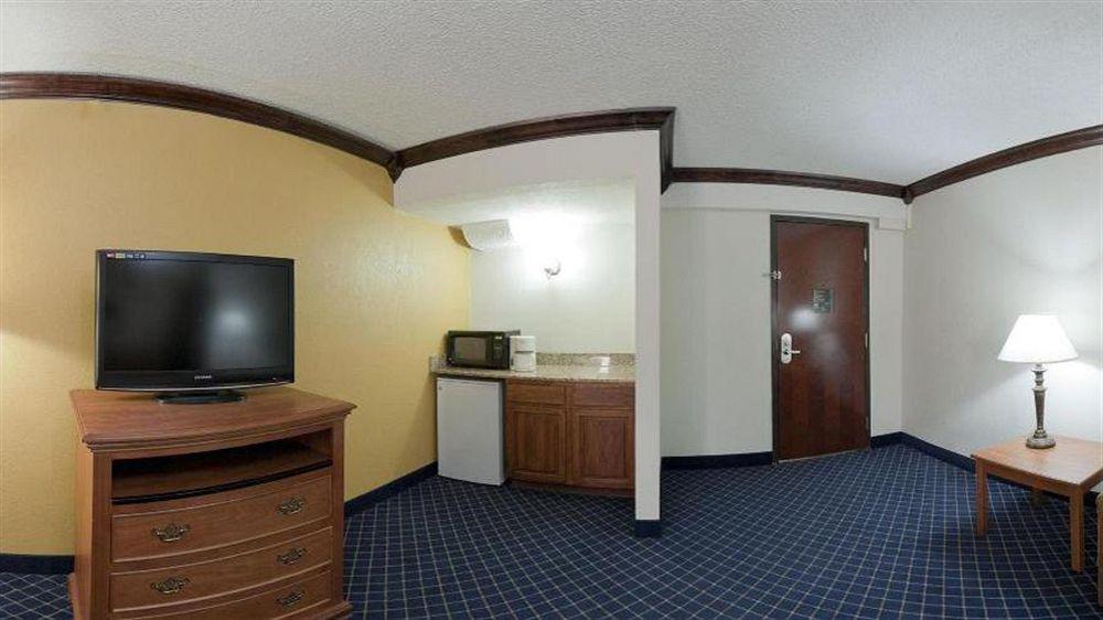 Holiday Inn Express&Suites Nashville-I-40&I-24 Extérieur photo