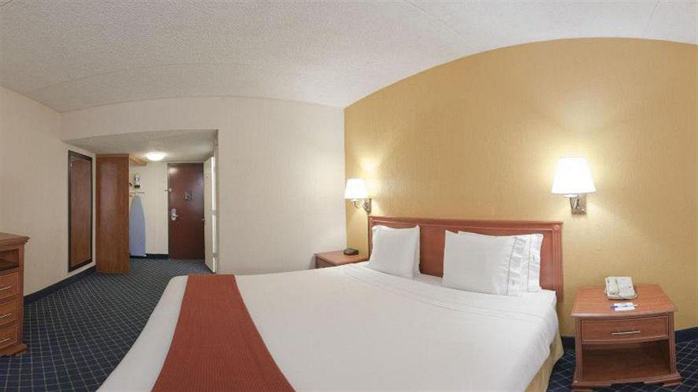 Holiday Inn Express&Suites Nashville-I-40&I-24 Extérieur photo