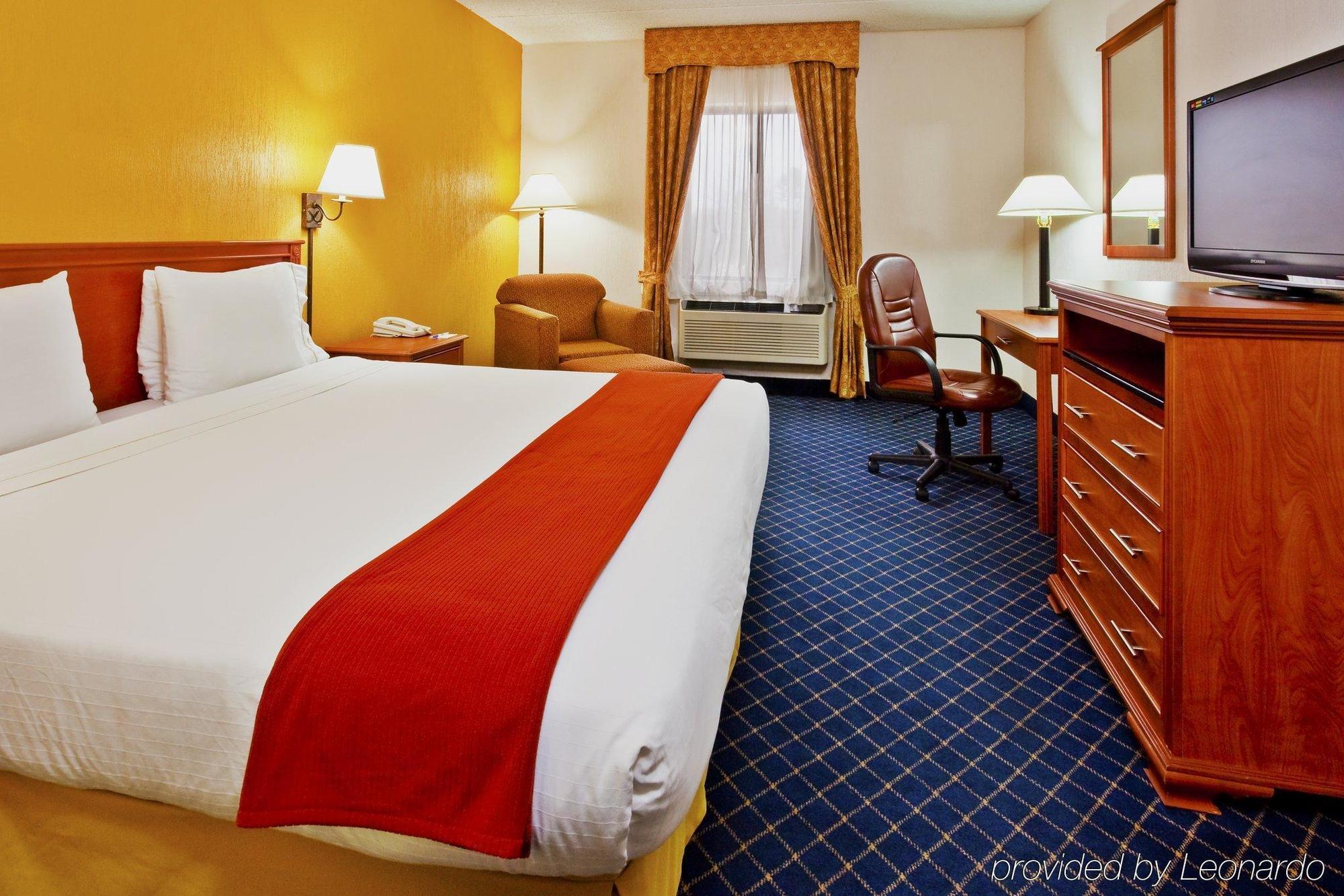 Holiday Inn Express&Suites Nashville-I-40&I-24 Extérieur photo