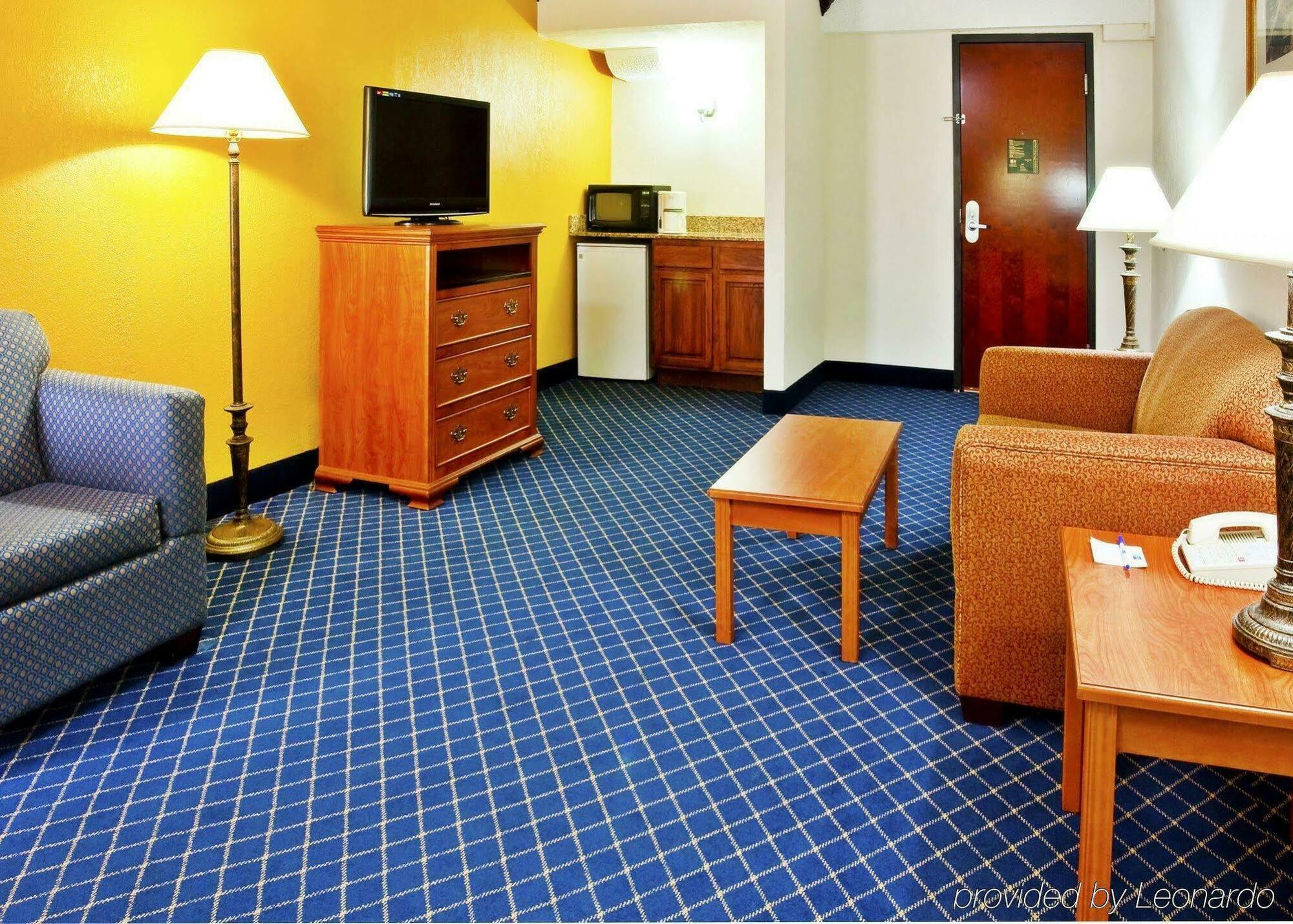 Holiday Inn Express&Suites Nashville-I-40&I-24 Extérieur photo